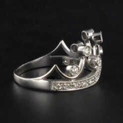 Sarl Baume New Diamond 18 Karat White Gold Tiara Ring -Best Jewelry Store 08 016 Bague couronne en or gris master