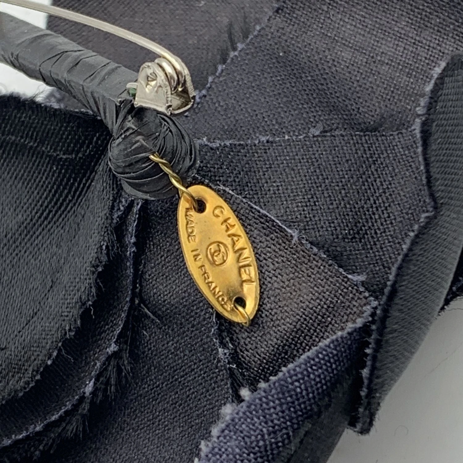 Opherty Ciocci CHANEL Vintage Black Silk Flower Brooch Pin Camelia Camellia 5 Opherty Ciocci CHANEL Vintage Black Silk Flower Brooch Pin Camelia Camellia - Image 3