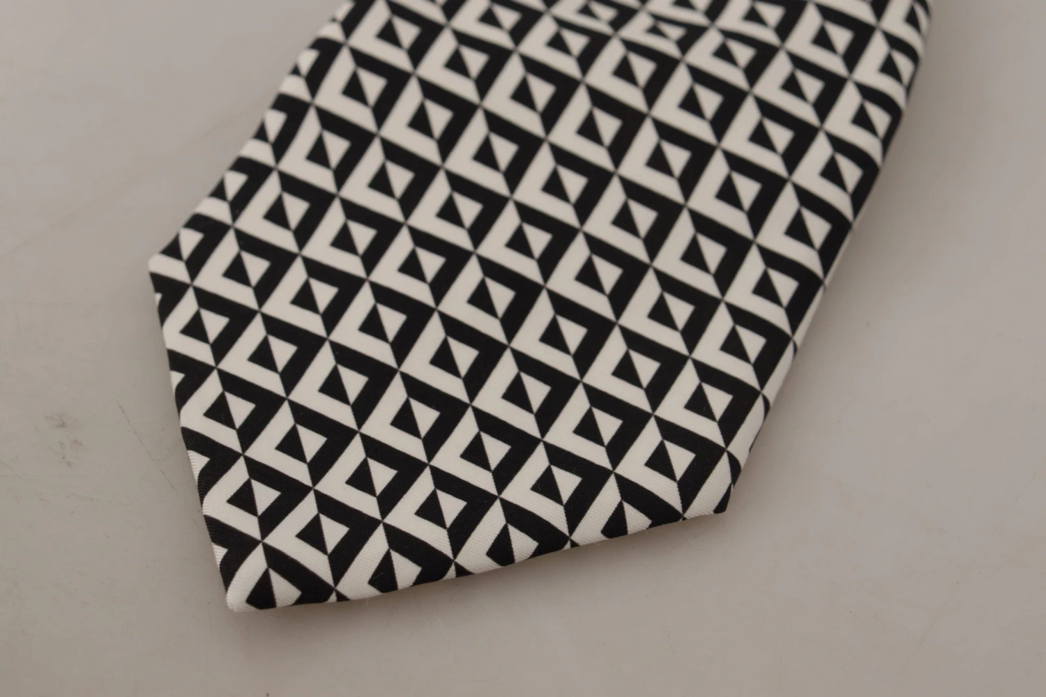 Style Tribute Dolce & Gabbana Men's Black White Geometric 100% Silk Adjustable Accessory Tie 4 Style Tribute Dolce & Gabbana Men's Black White Geometric 100% Silk Adjustable Accessory Tie - Image 2