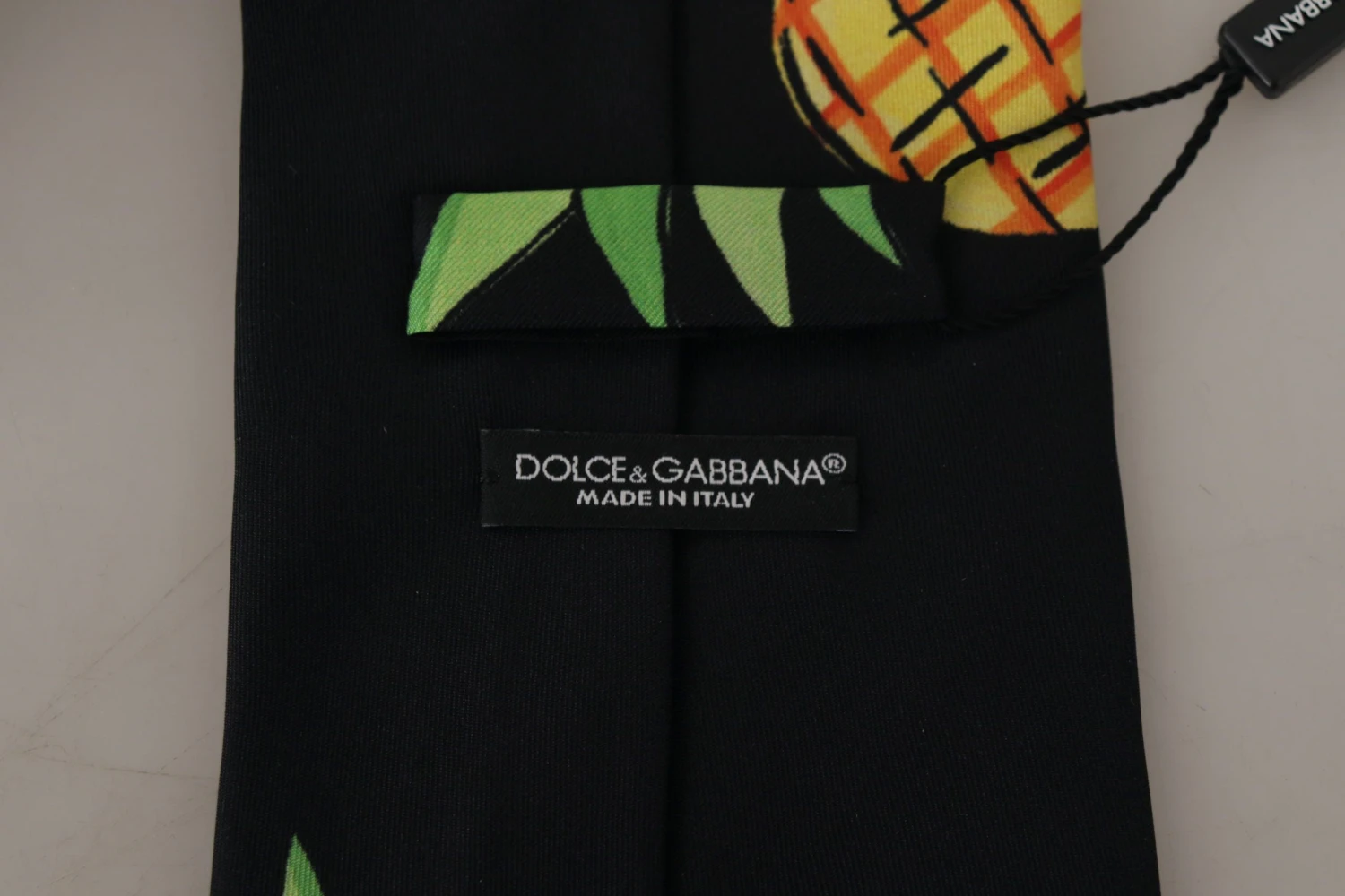 Style Tribute Dolce & Gabbana Men's Black Pineapple Print Necktie Accessory Tie 5 Style Tribute Dolce & Gabbana Men's Black Pineapple Print Necktie Accessory Tie - Image 3
