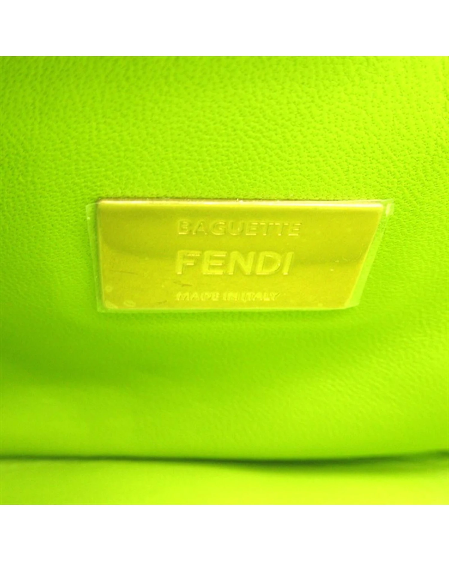 Style Tribute FENDI Women's Embossed Leather Chain Baguette Midi Bag In Green 9 Style Tribute FENDI Women's Embossed Leather Chain Baguette Midi Bag In Green - Image 7