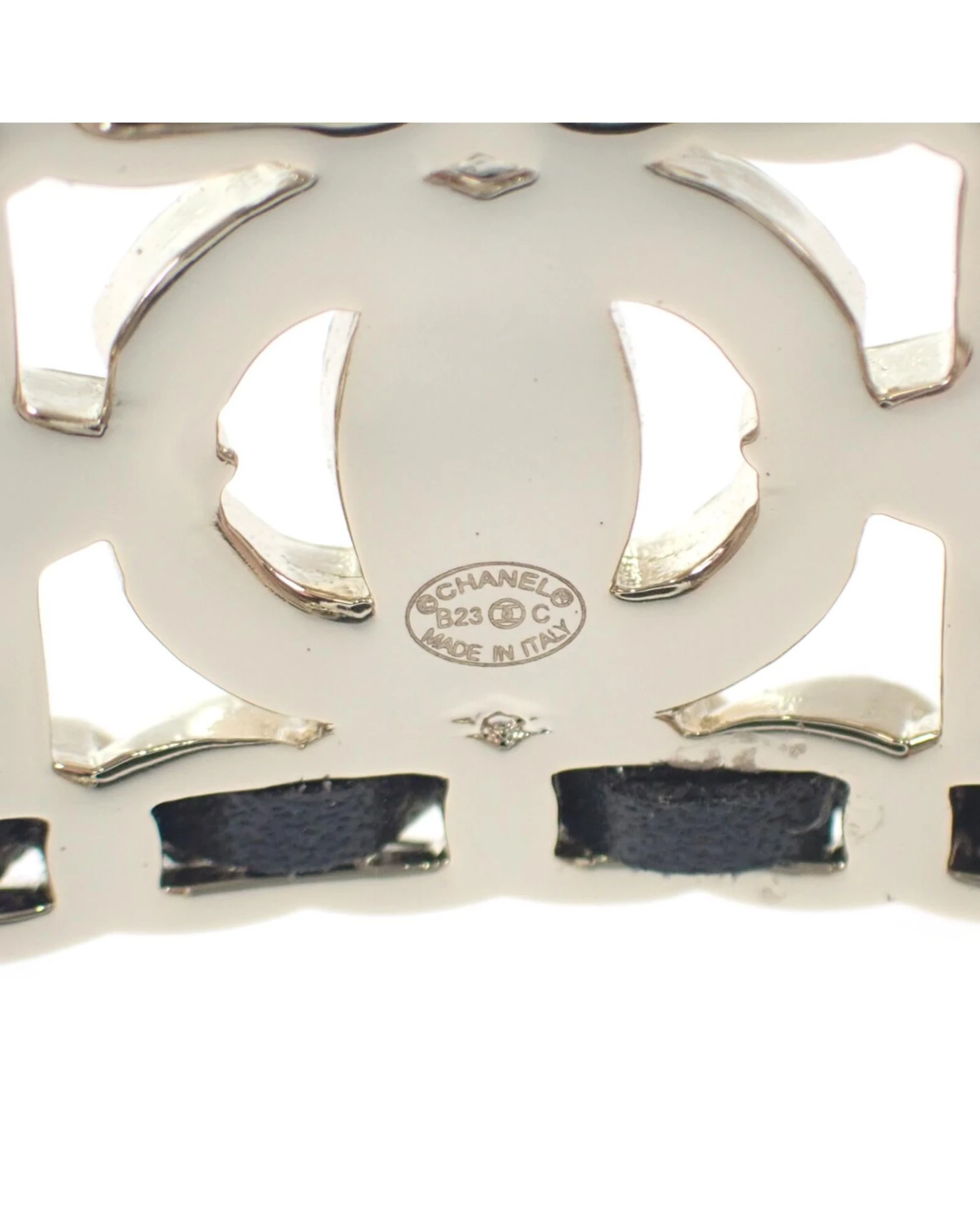 Style Tribute CHANEL Women's Rhinestone Star Gold Bangle Jewelry In Gold 7 Style Tribute CHANEL Women's Rhinestone Star Gold Bangle Jewelry In Gold - Image 5