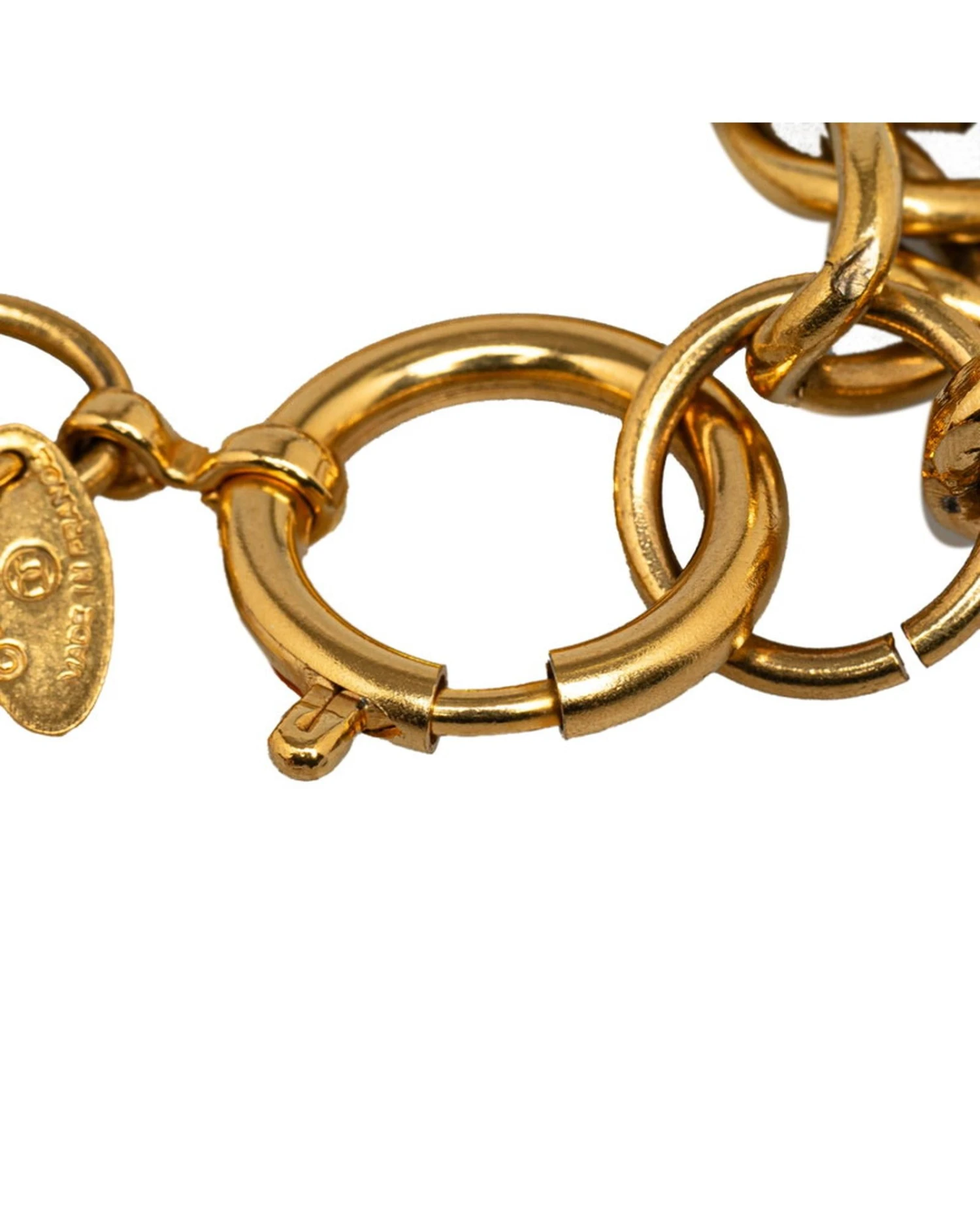 Style Tribute CHANEL Women's Gold Chain Bracelet From 31 Rue Cambon Collection - Excellent Condition In Gold 6 Style Tribute CHANEL Women's Gold Chain Bracelet From 31 Rue Cambon Collection - Excellent Condition In Gold - Image 4