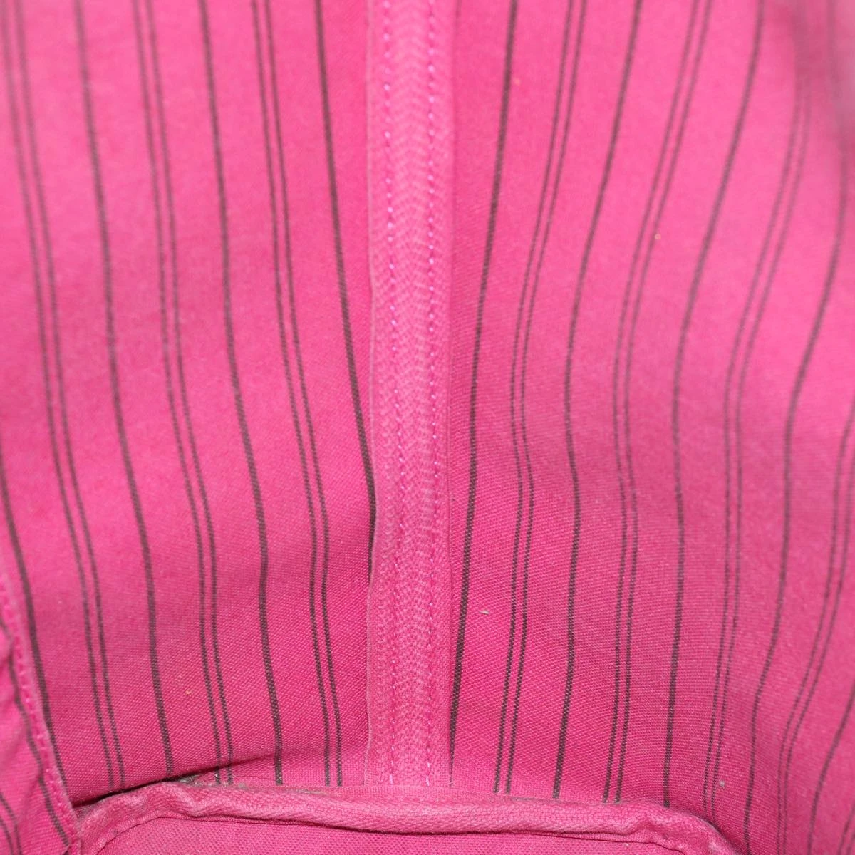 The Brand Collector LOUIS VUITTON Neverfull Tote 21 The Brand Collector LOUIS VUITTON Neverfull Tote - Image 19