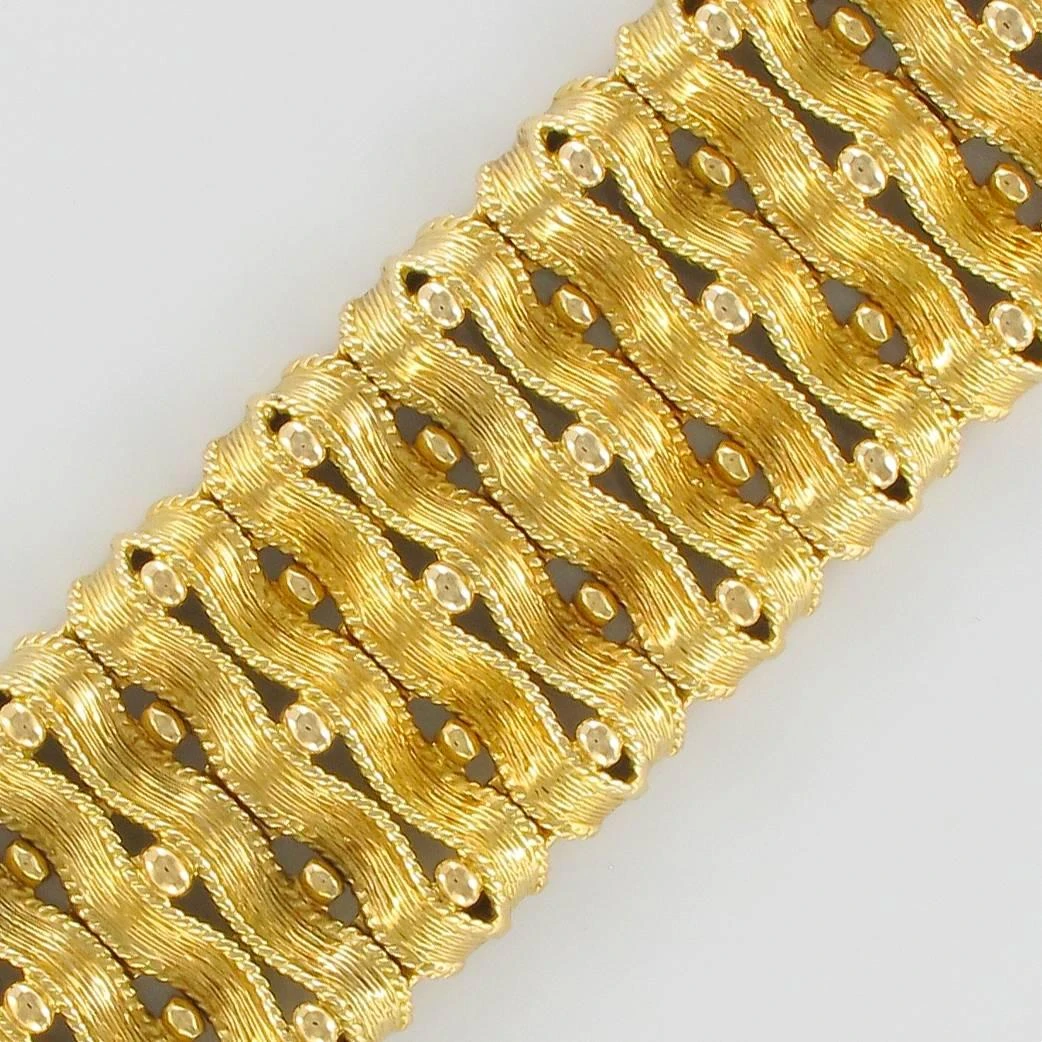 Sarl Baume 19th Century French Chiseled Gold Ribbon Bracelet 7 Sarl Baume 19th Century French Chiseled Gold Ribbon Bracelet - Image 5
