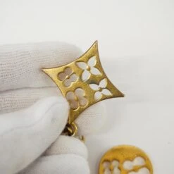 ELADY LOUIS VUITTON Keychain Monogram Flower Ivy M67930 Gold Women's -Best Jewelry Store 2000 40ca2a5f 3da4 43b3 bccc f8d032bf8282