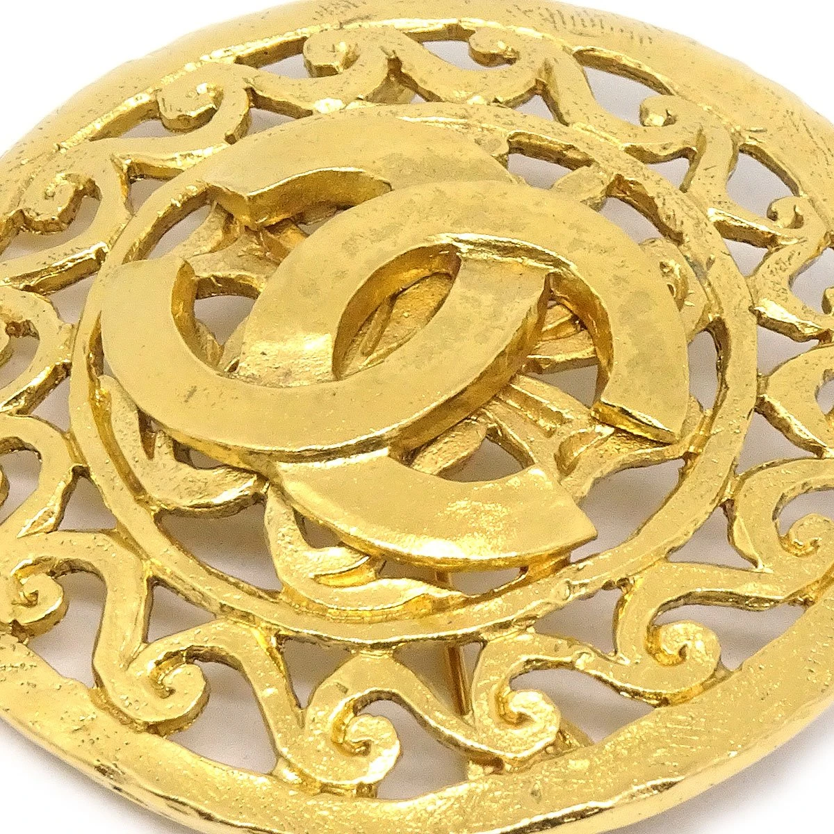 AMORE Vintage CHANEL 1995 FRETWORK PAISLEY Brooch Gold 60392 4 AMORE Vintage CHANEL 1995 FRETWORK PAISLEY Brooch Gold 60392 - Image 2