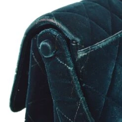 AMORE Vintage CHANEL 1997-1999 Green Velvet Flap Shoulder Bag 61608 -Best Jewelry Store 20210617 61608 s 05 0f65e451 ff3d 4c4e 854d 6640edc3c15a