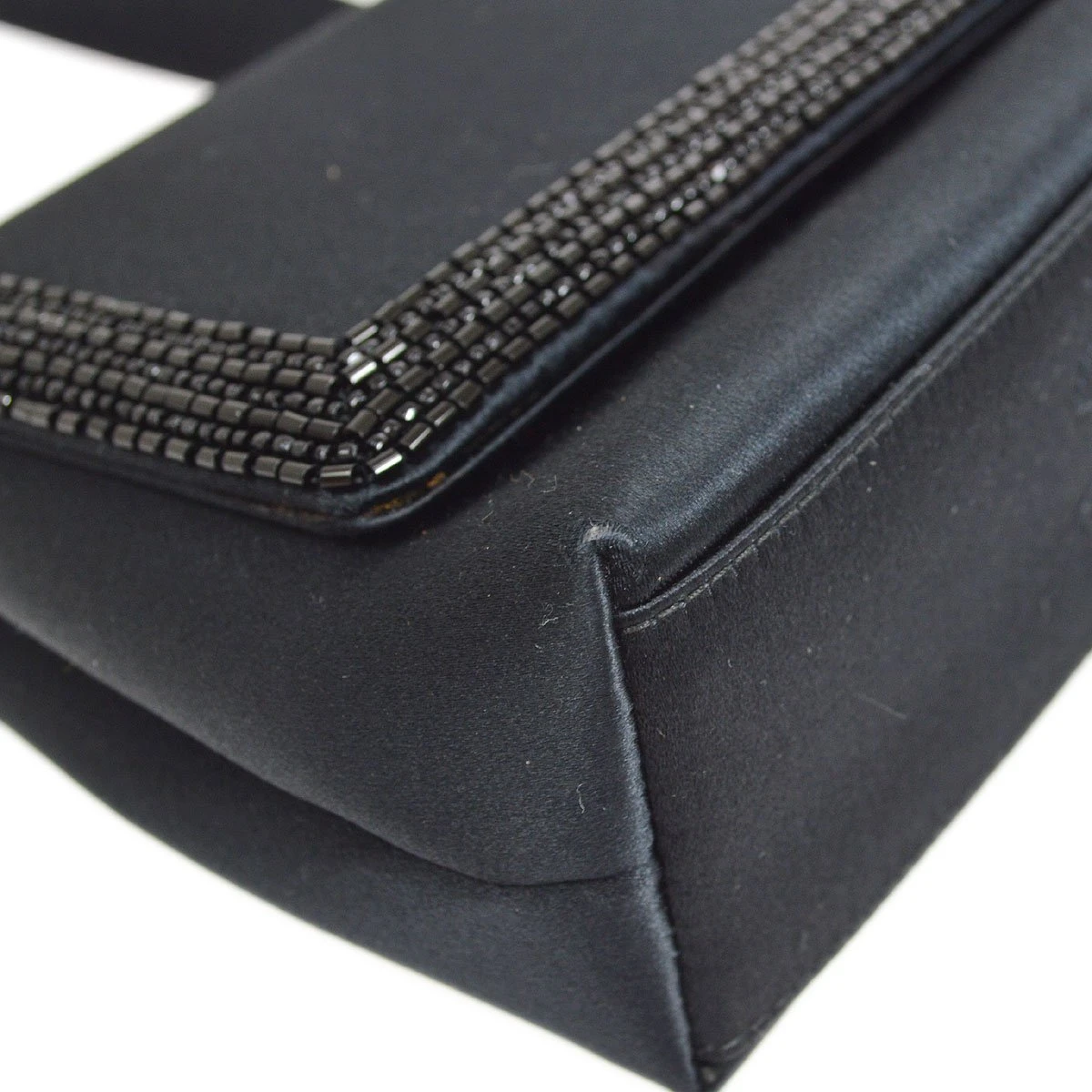 AMORE Vintage CHANEL 1998 Black Satin Beaded Trimmed Flap Bag 21211 6 AMORE Vintage CHANEL 1998 Black Satin Beaded Trimmed Flap Bag 21211 - Image 4