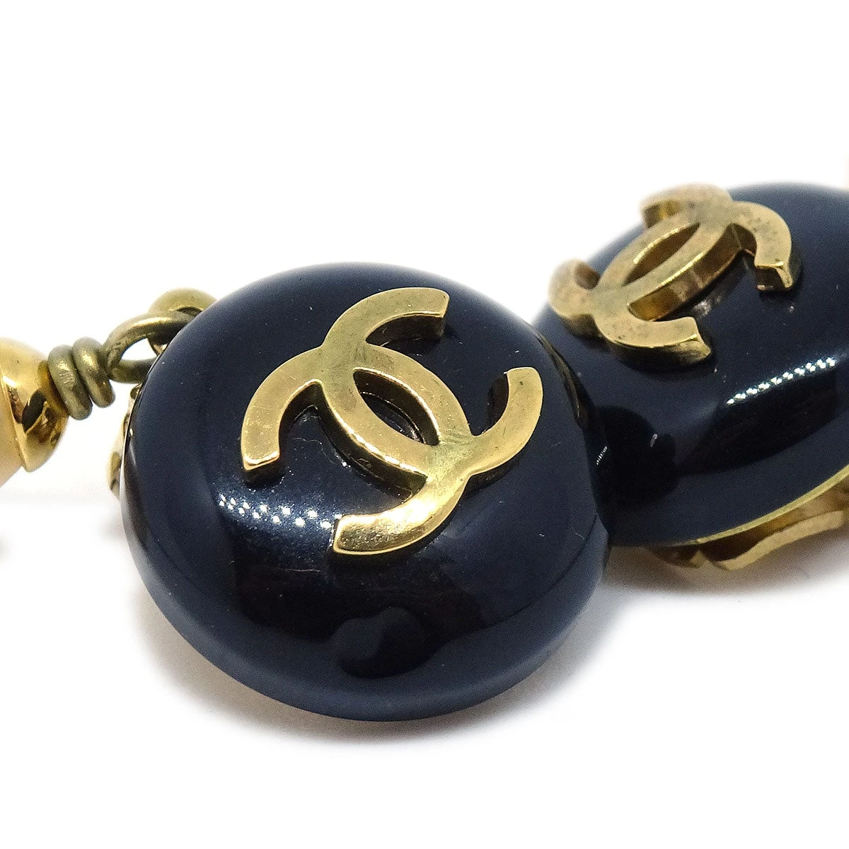 AMORE Vintage CHANEL 1994 Teardrop Pearl CC Dangle Earrings 10187 5 AMORE Vintage CHANEL 1994 Teardrop Pearl CC Dangle Earrings 10187 - Image 3