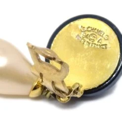 AMORE Vintage CHANEL 1994 Teardrop Pearl CC Dangle Earrings 10187 17 AMORE Vintage CHANEL 1994 Teardrop Pearl CC Dangle Earrings 10187 -Best Jewelry Store 20220104 10187 s 04 9ae08eb2 9736 4695 9018 7fa80e8faecd