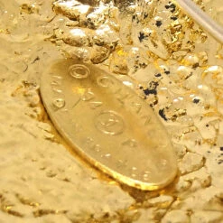 AMORE Vintage CHANEL Medallion Brooch Pin Gold 94P AK38371f -Best Jewelry Store 202202017 ak38371f 03