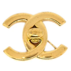 AMORE Vintage CHANEL 1996 CC Turnlock Brooch Gold 96P 03514 14 AMORE Vintage CHANEL 1996 CC Turnlock Brooch Gold 96P 03514 -Best Jewelry Store 20220205 03514 s 01 68084377 c759 4b47 b2a8 85c519e20b4a