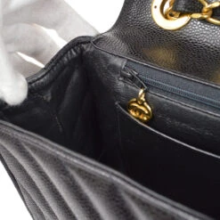 AMORE Vintage CHANEL 1991-1994 Black Caviar Chevron Classic Flap Bag Maxi AK37964d 32 AMORE Vintage CHANEL 1991-1994 Black Caviar Chevron Classic Flap Bag Maxi AK37964d -Best Jewelry Store 20220228 ak37964d 10