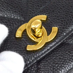 AMORE Vintage CHANEL 1994-1996 Diana Flap Medium Black Caviar 73182 -Best Jewelry Store 20220620 73182 03 2a3456e7 1060 4c3d a95a 3feb5c8e8352