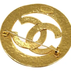 AMORE Vintage CHANEL Medallion Brooch Pin Gold 94P 05901 -Best Jewelry Store 20220623 05901 02 7e0948d3 7293 4c0d 844e 1fae0e0c3b72