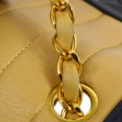 AMORE Vintage CHANEL 1991-1994 Beige Lambskin Vertical Border Flap Mini 23017 37 AMORE Vintage CHANEL 1991-1994 Beige Lambskin Vertical Border Flap Mini 23017 -Best Jewelry Store 20220630 23017 06 fd7aec10 bdac 47d3 8ffe 1f8703e00f60