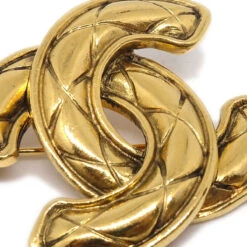 AMORE Vintage CHANEL Quilted CC Brooch Pin Gold 1153 94722 -Best Jewelry Store 20220707 94722 02 fca1c8db 27f6 413c b3f7 0a5810a394af