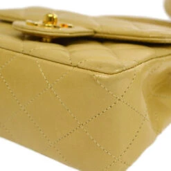 AMORE Vintage CHANEL 1994 Classic Flap Handbag Set Beige Lambskin 94751 35 AMORE Vintage CHANEL 1994 Classic Flap Handbag Set Beige Lambskin 94751 -Best Jewelry Store 20220711 94751 03 8e55a013 53d0 4686 be18 755d37405079