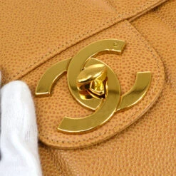 AMORE Vintage CHANEL 1994-1996 Vertical Classic Flap Jumbo Beige Caviar 53759 37 AMORE Vintage CHANEL 1994-1996 Vertical Classic Flap Jumbo Beige Caviar 53759 -Best Jewelry Store 20221003 53759 04 96dc8d04 1205 4a2e 95df e658d099a437