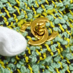 AMORE Vintage CHANEL * 1994 Classic Flap Handbag Medium Green Tweed 54084 25 AMORE Vintage CHANEL * 1994 Classic Flap Handbag Medium Green Tweed 54084 -Best Jewelry Store 20221007 54084 04