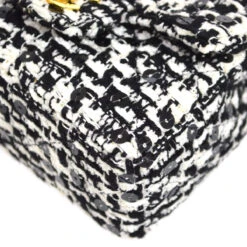 AMORE Vintage CHANEL * 1991-1994 Classic Flap Handbag Micro Tweed 24812 25 AMORE Vintage CHANEL * 1991-1994 Classic Flap Handbag Micro Tweed 24812 -Best Jewelry Store 20221124 24812 04