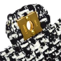 AMORE Vintage CHANEL * 1991-1994 Classic Flap Handbag Micro Tweed 24812 31 AMORE Vintage CHANEL * 1991-1994 Classic Flap Handbag Micro Tweed 24812 -Best Jewelry Store 20221124 24812 10
