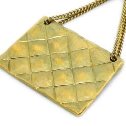 AMORE Vintage CHANEL 1994 Quilted Bag Brooch Pin Gold 29 AK35532b -Best Jewelry Store 20221208 ak35532b 03 09e47b24 fa10 4da3 9428 cd72a48711e4