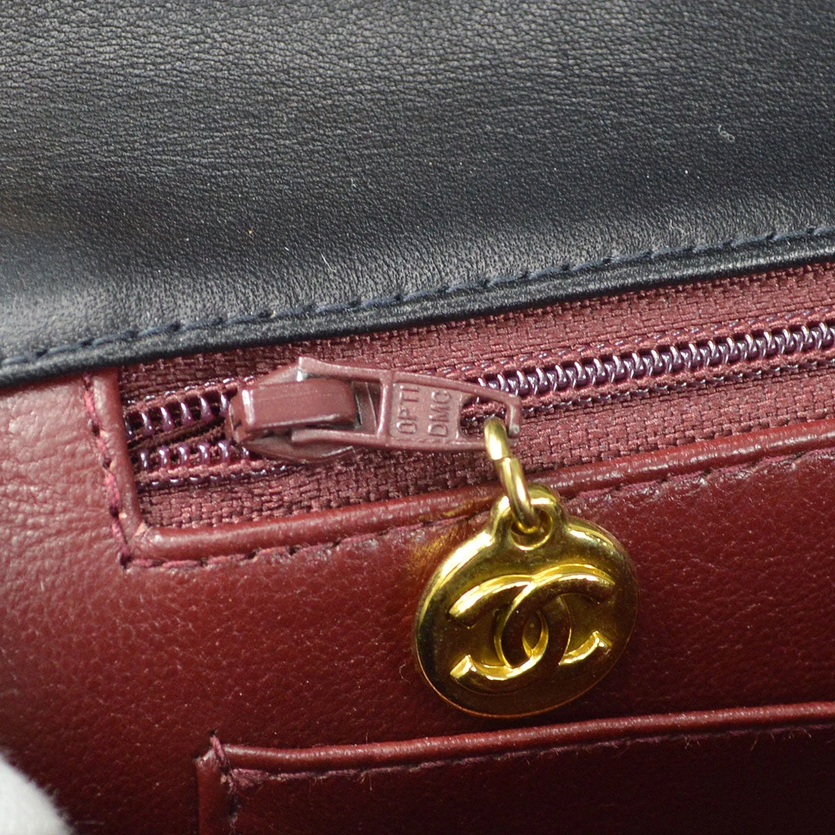 AMORE Vintage CHANEL 1994-1996 Classic Flap Maxi Black Lambskin 66455 21 AMORE Vintage CHANEL 1994-1996 Classic Flap Maxi Black Lambskin 66455 - Image 19