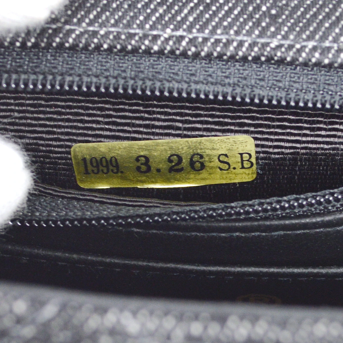 AMORE Vintage CHANEL 1997-1999 Classic Flap Mini Square 17 Black Denim 77473 11 AMORE Vintage CHANEL 1997-1999 Classic Flap Mini Square 17 Black Denim 77473 - Image 9