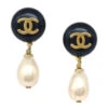 AMORE Vintage CHANEL 1996 Teardrop Pearl CC Dangle Earrings 96A 97816 1 AMORE Vintage CHANEL 1996 Teardrop Pearl CC Dangle Earrings 96A 97816 -Best Jewelry Store 20230612 97816 01