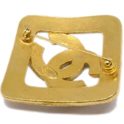 AMORE Vintage CHANEL Rhombus Brooch Pin Corsage Gold 94A 131580 -Best Jewelry Store 20240205 131580 03