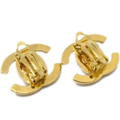 AMORE Vintage CHANEL Gold CC Turnlock Earrings Rhinestone Clip-On Small 96A 122300 8 AMORE Vintage CHANEL Gold CC Turnlock Earrings Rhinestone Clip-On Small 96A 122300 -Best Jewelry Store 20240315 122300 03