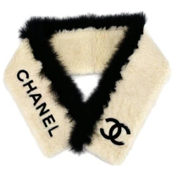 AMORE Vintage CHANEL Fur Shawl Stole White Small Good 132950