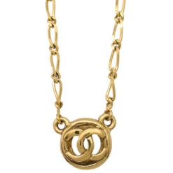 AMORE Vintage CHANEL Medallion Pendant Necklace Gold 1982 191180