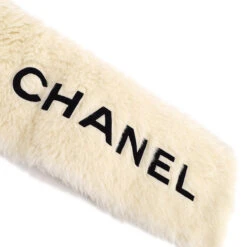 AMORE Vintage CHANEL Fur Shawl White Small Good KK30692 -Best Jewelry Store 20240502 KK30692 06 77c01148 e77e 4db2 bae0 432bf0063eec