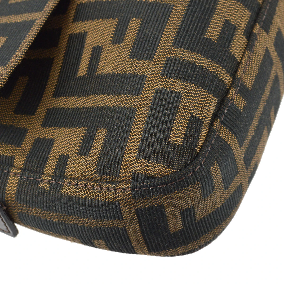 AMORE Vintage FENDI Brown Zucca Baguette Handbag 181739 6 AMORE Vintage FENDI Brown Zucca Baguette Handbag 181739 - Image 4