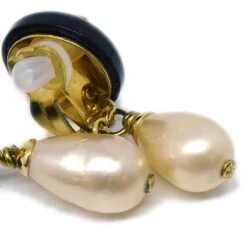 AMORE Vintage CHANEL Artificial Pearl Dangle Earrings Clip-On Gold 94A 181869 -Best Jewelry Store 20240604 181869 03 49846c4f 1aac 4e62 a52a ed8fec51cfa3