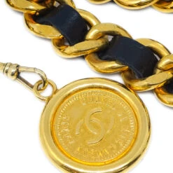 AMORE Vintage CHANEL Gold Black Medallion Chain Belt Small Good 172680 -Best Jewelry Store 20240628 172680 03 a9f9fcec 926a 40de bb17 80105d26c4e3