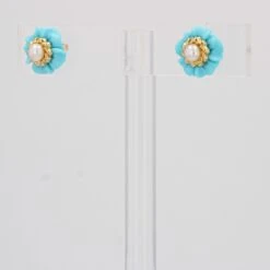 Sarl Baume 1960s Turquoise Cultured Pearl 18 Karat Yellow Gold Flower Stud Earrings 23 Sarl Baume 1960s Turquoise Cultured Pearl 18 Karat Yellow Gold Flower Stud Earrings -Best Jewelry Store 23 17202 master 8cb19961 393a 47f0 a97a bce54e01a72d