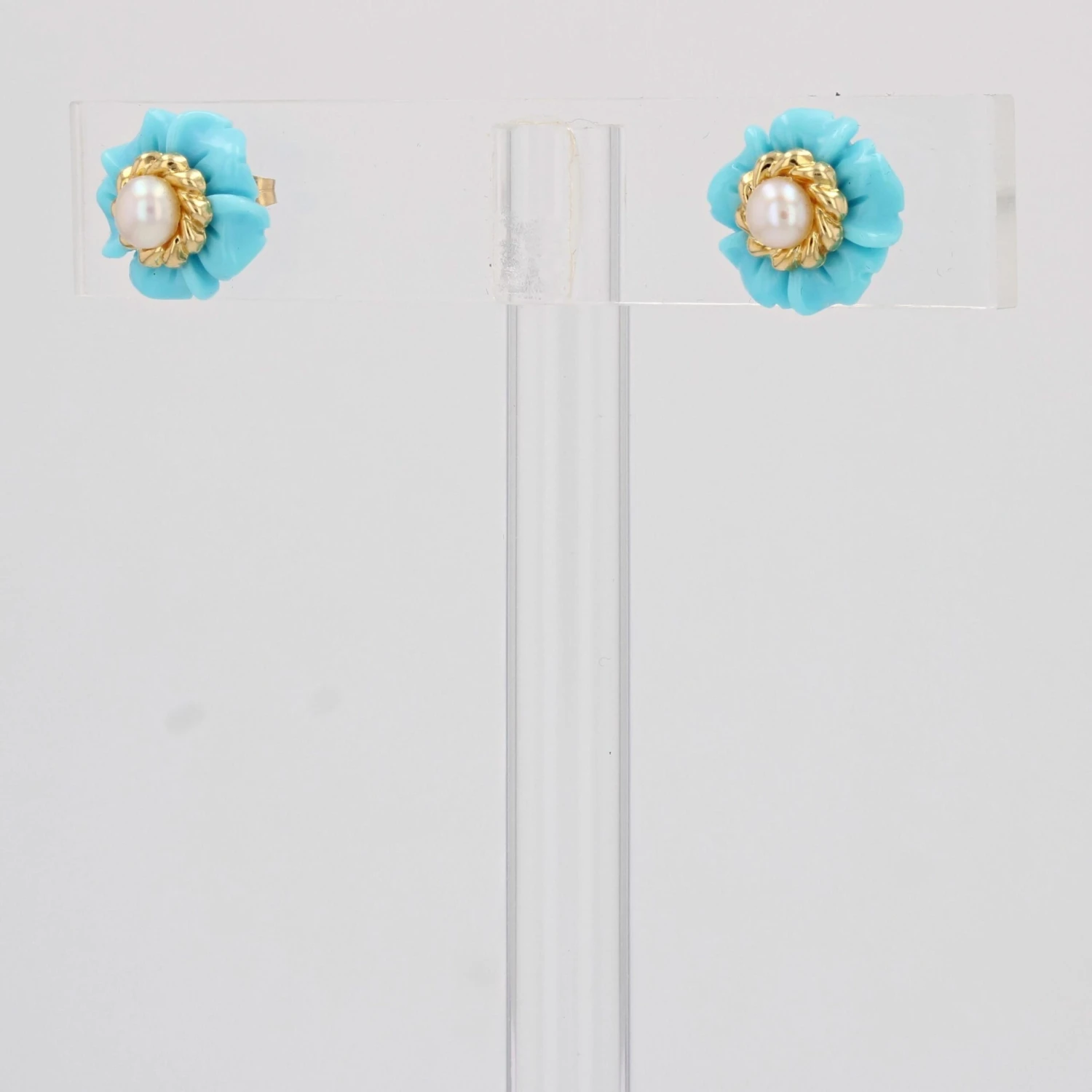 Sarl Baume 1960s Turquoise Cultured Pearl 18 Karat Yellow Gold Flower Stud Earrings 10 Sarl Baume 1960s Turquoise Cultured Pearl 18 Karat Yellow Gold Flower Stud Earrings - Image 8