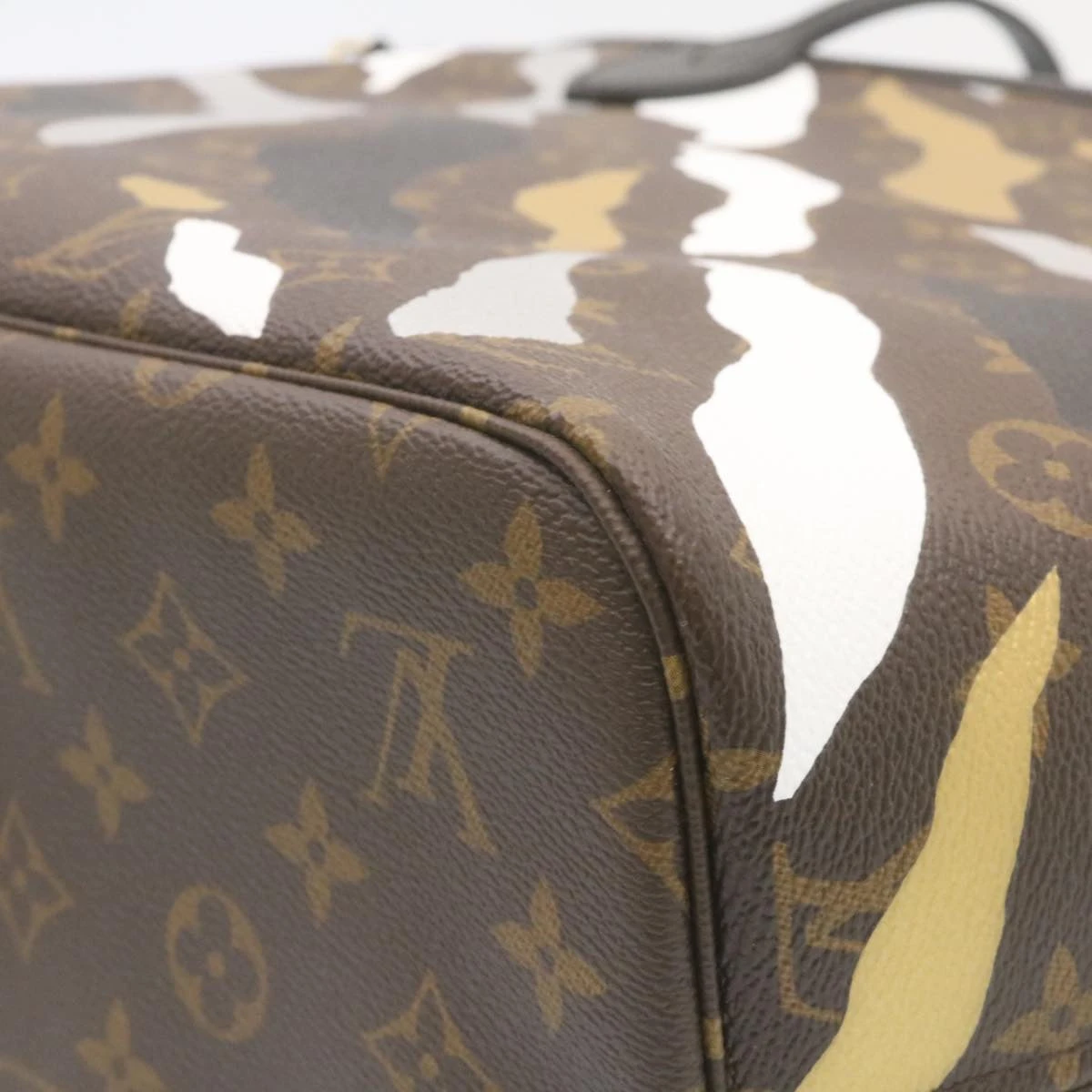 Brand Street LOUIS VUITTON �~ LOL Monogram Camouflage Neverfull MM Tote Bag M45201 Auth 29024A 19 Brand Street LOUIS VUITTON �~ LOL Monogram Camouflage Neverfull MM Tote Bag M45201 Auth 29024A - Image 17