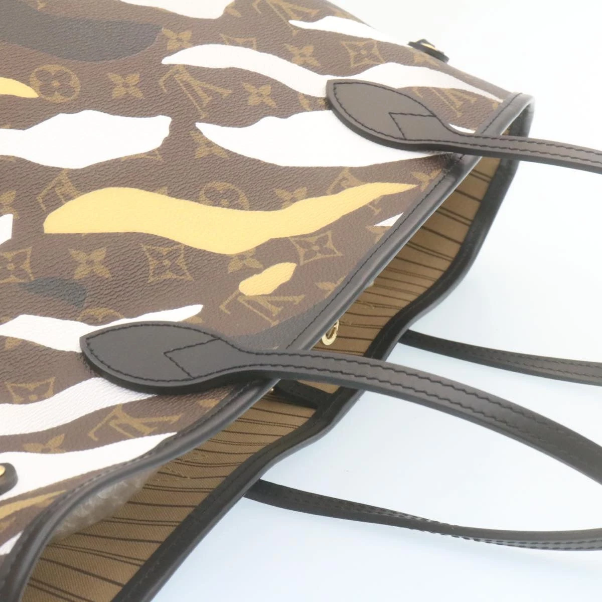 Brand Street LOUIS VUITTON �~ LOL Monogram Camouflage Neverfull MM Tote Bag M45201 Auth 29024A 8 Brand Street LOUIS VUITTON �~ LOL Monogram Camouflage Neverfull MM Tote Bag M45201 Auth 29024A - Image 6