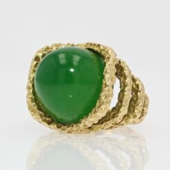 Sarl Baume Retro 18 Carat Chrysoprase Chiseled 18 Karat Yellow Gold Ring 15 Sarl Baume Retro 18 Carat Chrysoprase Chiseled 18 Karat Yellow Gold Ring -Best Jewelry Store 3 master f9f80cf2 ba84 4cc8 90ad 67acff67ee90