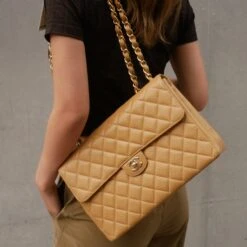 AMORE Vintage CHANEL 2000-2001 Beige Caviar Classic Flap Jumbo 43271 -Best Jewelry Store 43271 f14399ff b507 4914 9c89 c0f9306fa409
