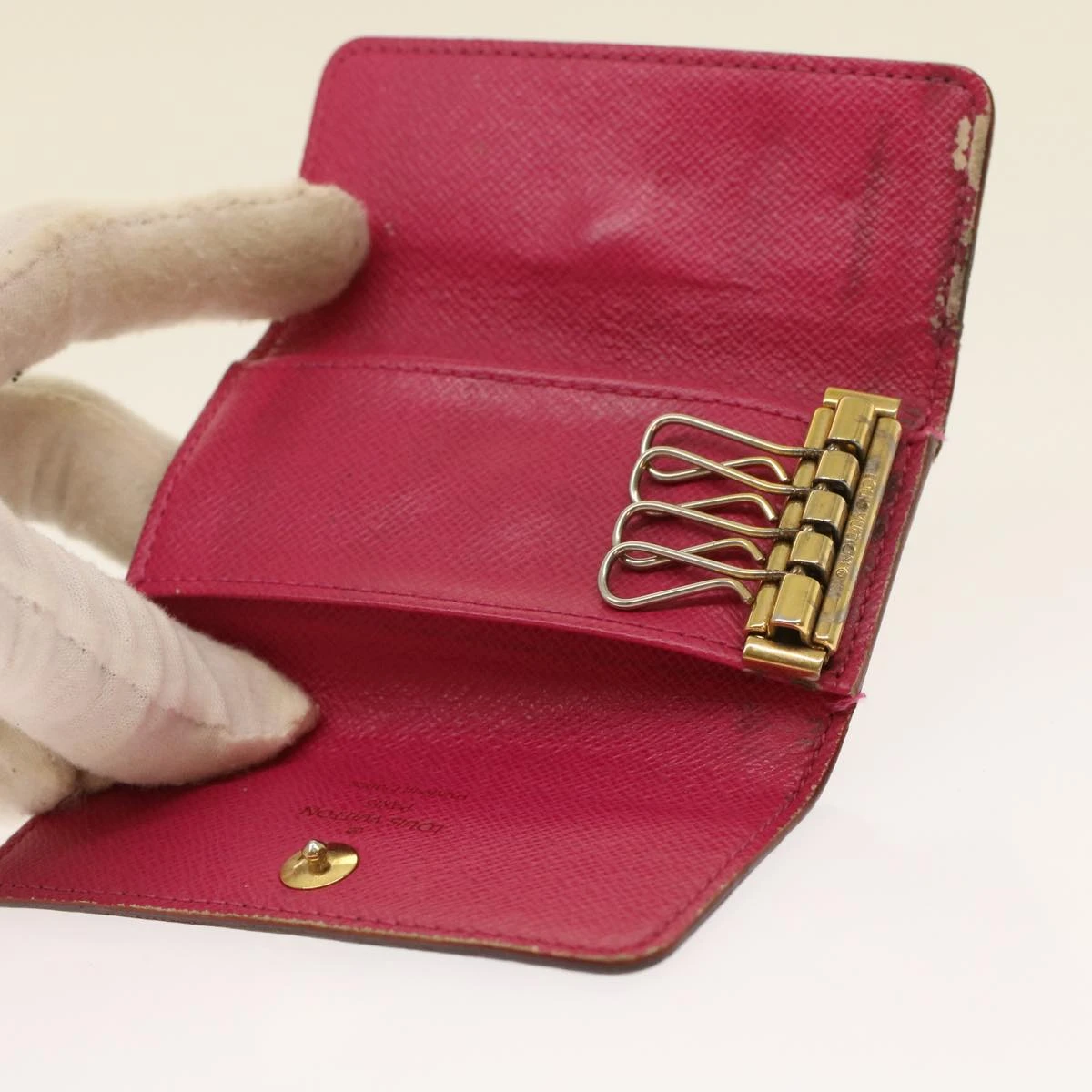 Brand Street LOUIS VUITTON Monogram Multicolor Multicles 4 Key Case Black M60044 Auth 48631 10 Brand Street LOUIS VUITTON Monogram Multicolor Multicles 4 Key Case Black M60044 Auth 48631 - Image 8