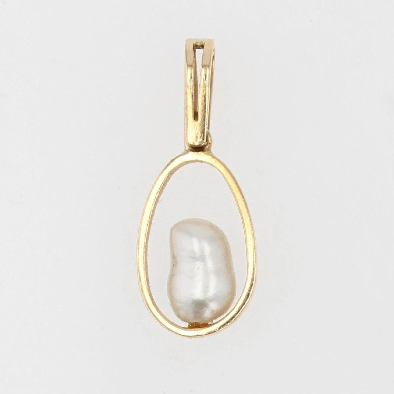 Sarl Baume 1960s Baroque Pearl 18 Karat Yellow Gold Pendant 7 Sarl Baume 1960s Baroque Pearl 18 Karat Yellow Gold Pendant - Image 5