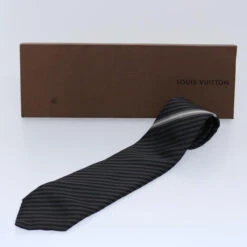 Style Tribute LOUIS VUITTON Necktie Silk Gray Black Lv Auth 61940 23 Style Tribute LOUIS VUITTON Necktie Silk Gray Black Lv Auth 61940 -Best Jewelry Store 61940 11 c3623e08 aea3 46fd 8424 d12042ceae1a