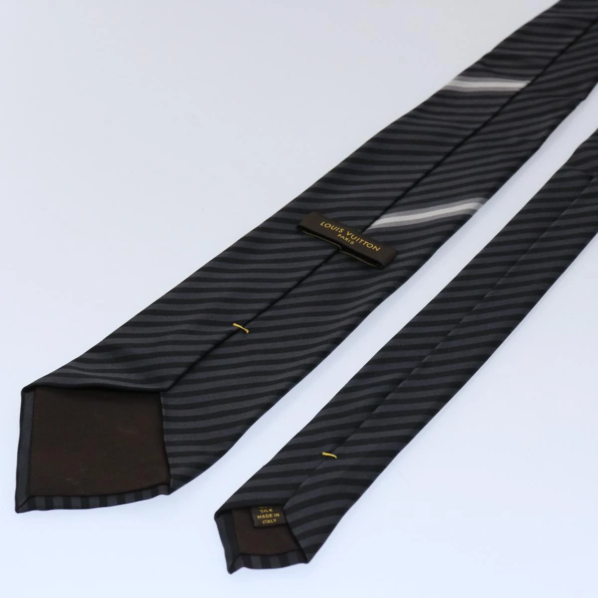 Style Tribute LOUIS VUITTON Necktie Silk Gray Black Lv Auth 61940 9 Style Tribute LOUIS VUITTON Necktie Silk Gray Black Lv Auth 61940 - Image 7