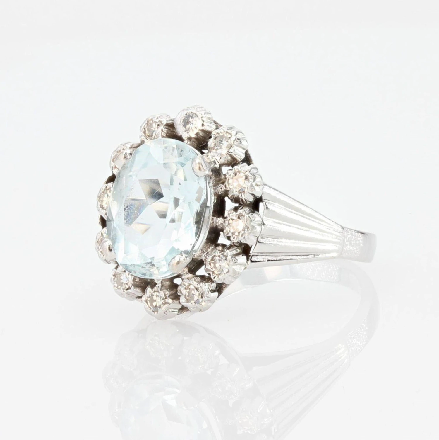 Sarl Baume French 1950s Aquamarine Diamonds 18 Karat White Gold Ring 8 Sarl Baume French 1950s Aquamarine Diamonds 18 Karat White Gold Ring - Image 6